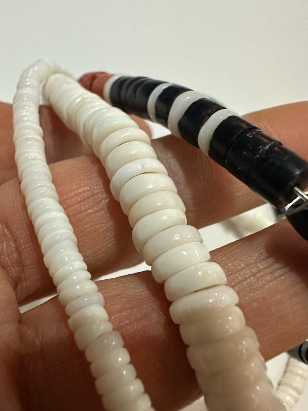 Hand made Shell necklaces + 1 shell bracelet - Picture 3 of 9